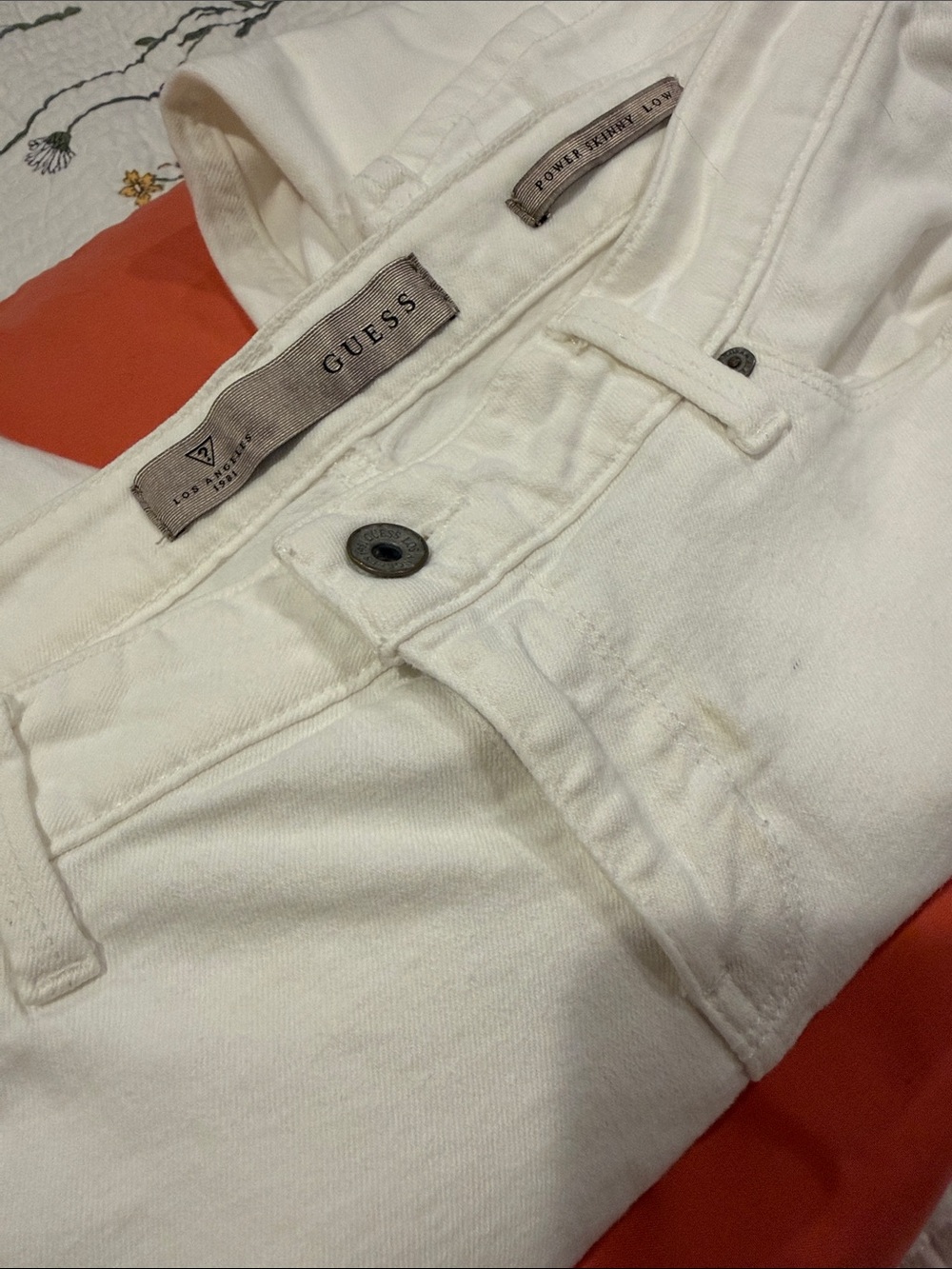 GUESS Women’s Skinny Jeans